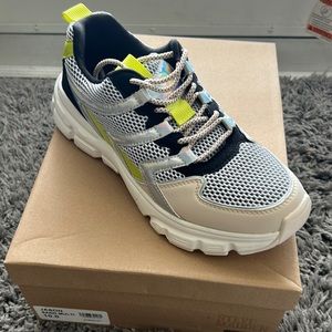 Steve Madden Jason Sand Multi